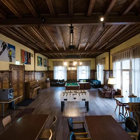 Jenatsch Hotel *